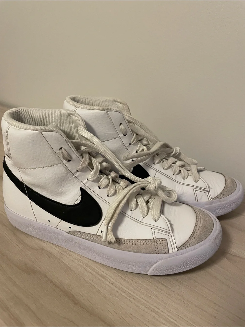 Nike Blazer Mid 77 Vintage BQ6806-100 White / Black -  Size 5.5Y